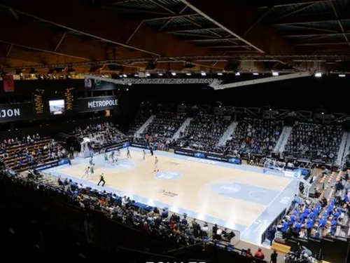 Jusqu'à 1 000 personnes à partir de ce mercredi au palais des sports 